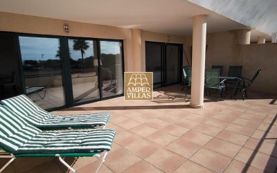 Amplio y luminoso apartamento con garaje cerrado a la venta en la Sierra de Altea.
